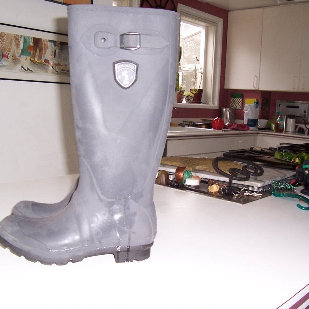 Kamik WOmen's Jennifer Rain Boot Size 8.5  Pull On